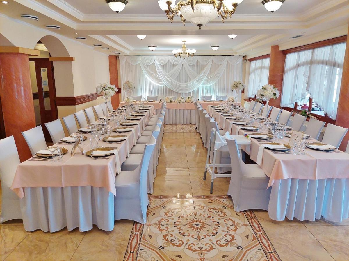 Hotel Alfa Giraltovce Buitenkant foto