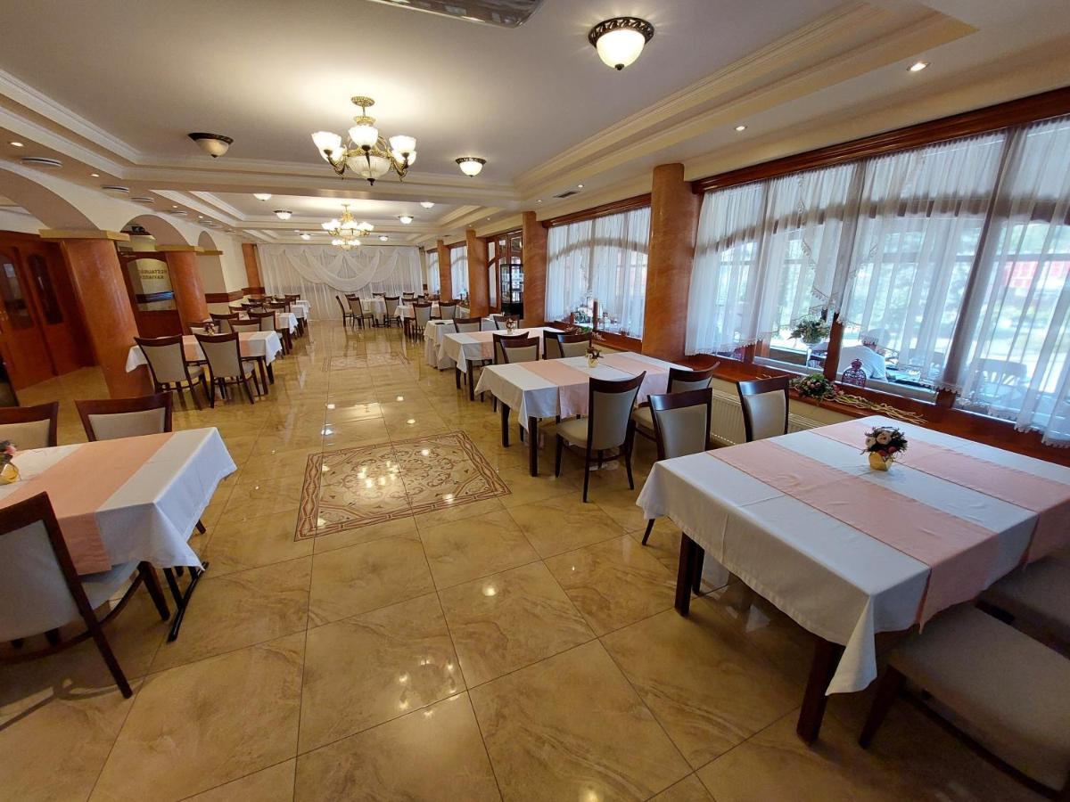 Hotel Alfa Giraltovce Buitenkant foto