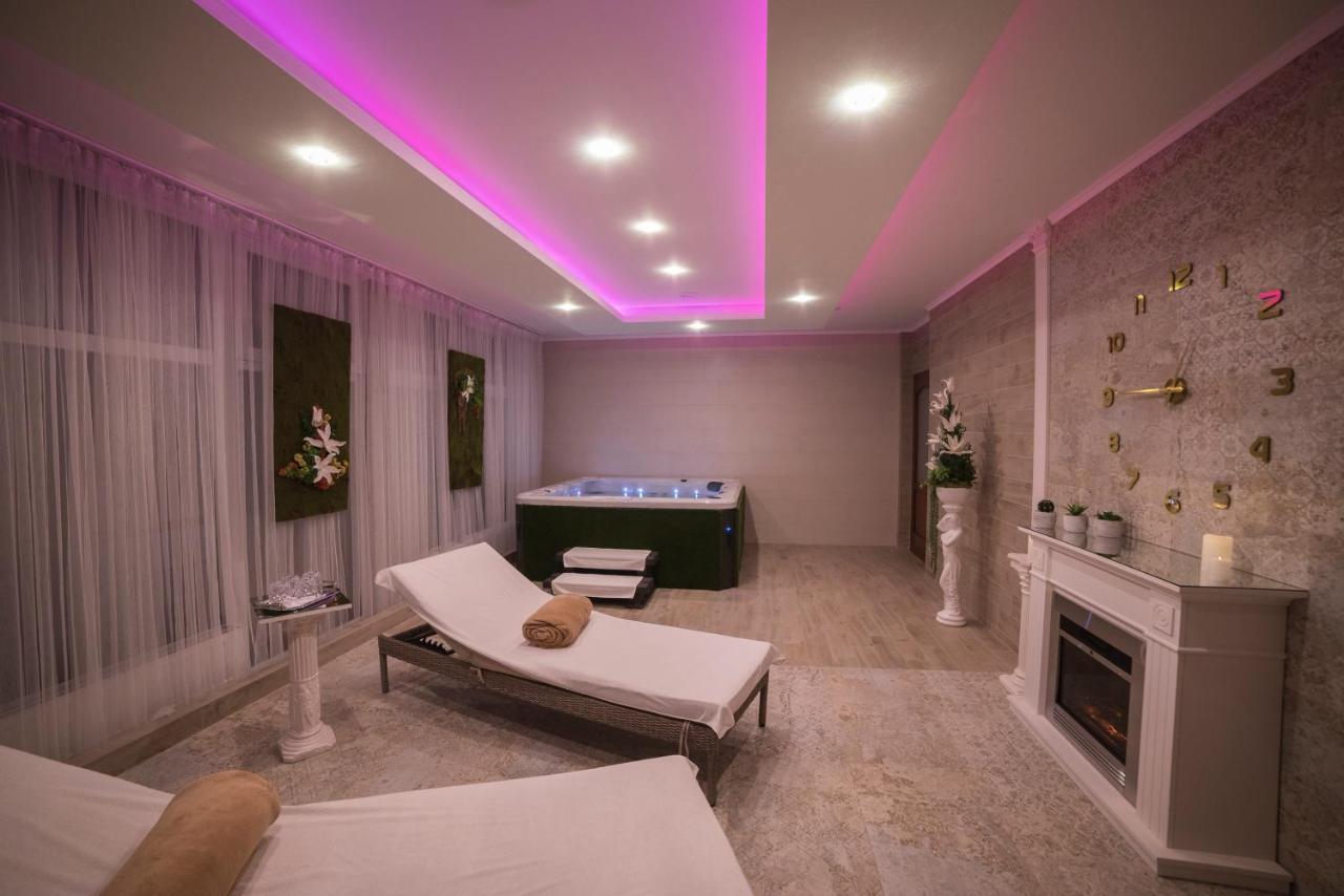 Hotel Alfa Giraltovce Buitenkant foto