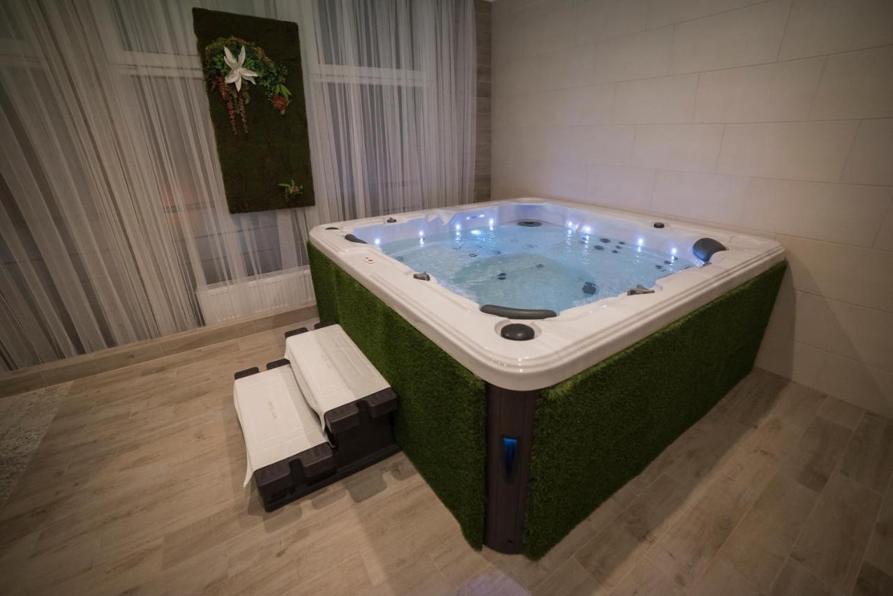 Hotel Alfa Giraltovce Buitenkant foto