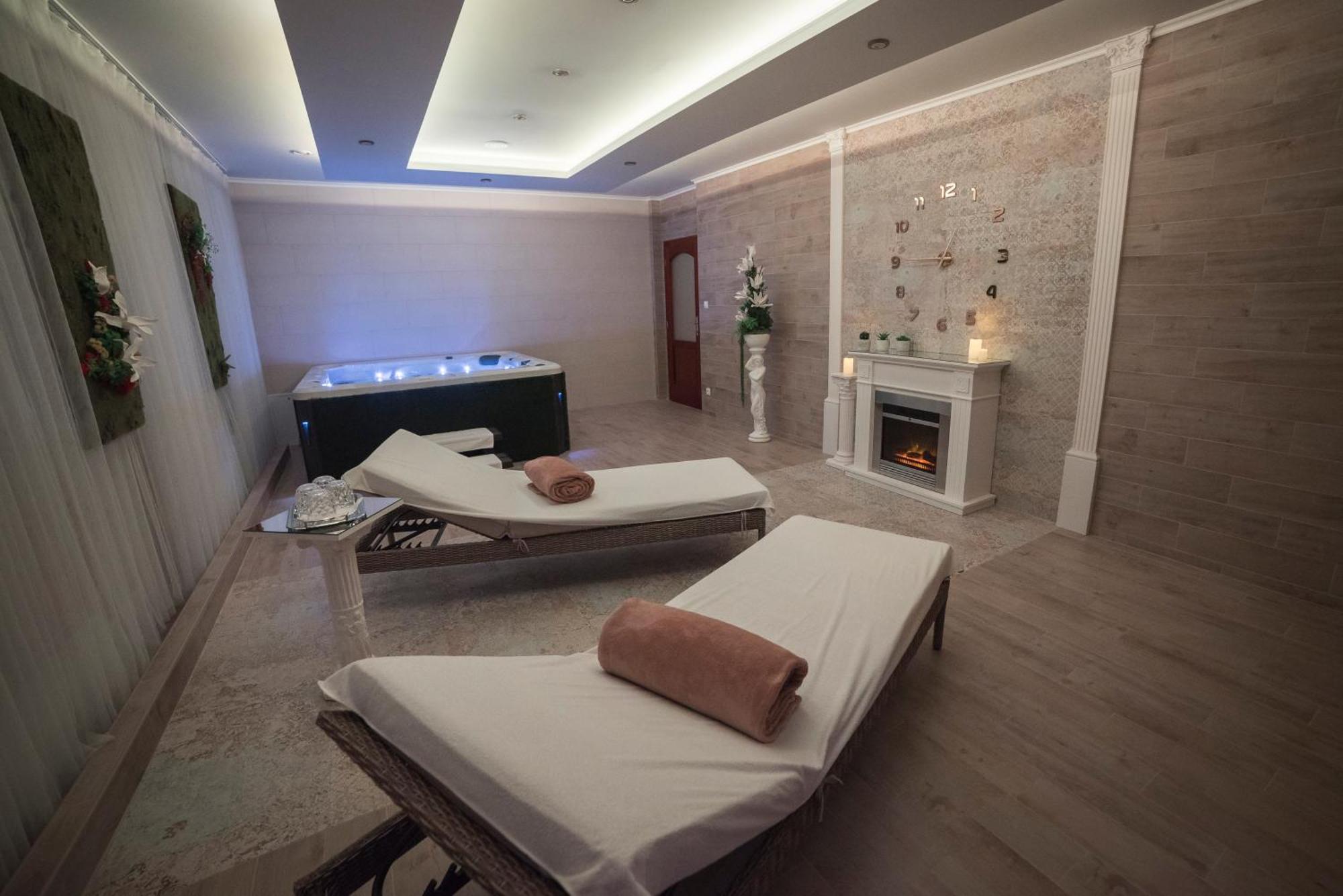 Hotel Alfa Giraltovce Buitenkant foto