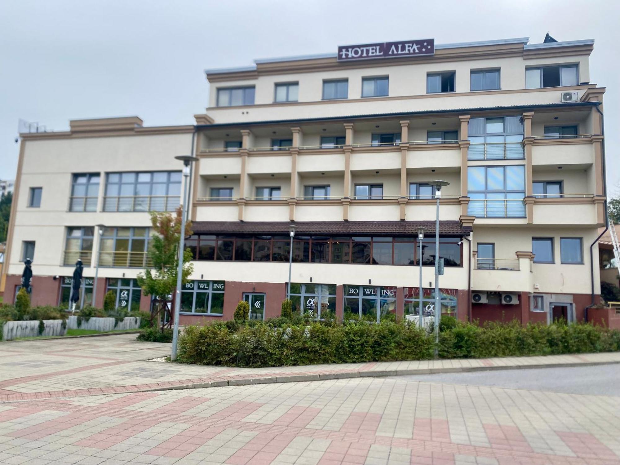 Hotel Alfa Giraltovce Buitenkant foto