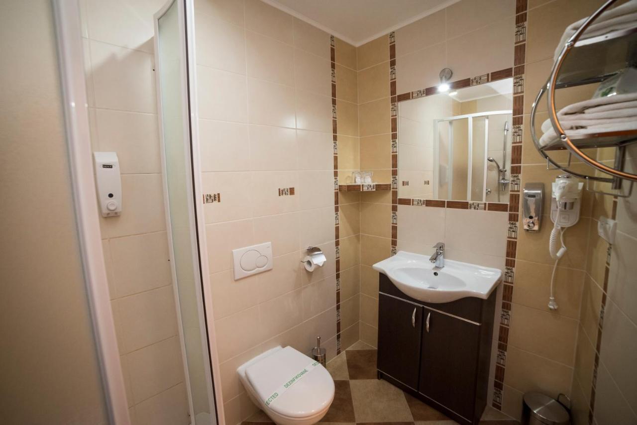 Hotel Alfa Giraltovce Buitenkant foto