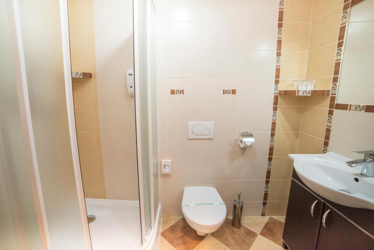 Hotel Alfa Giraltovce Buitenkant foto